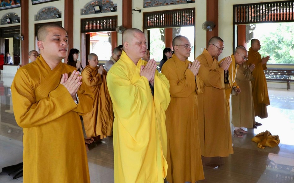 Chư tôn đức Phân ban Phật tử dân tộc T.Ư ảnh 1