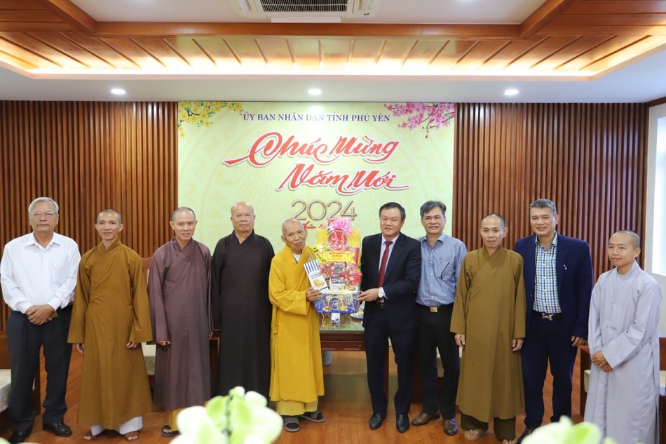 Đoàn thăm lãnh đạo UBND tỉnh Phú Yên