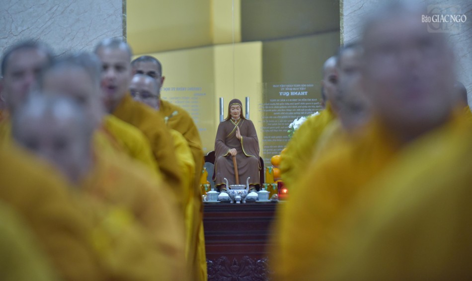 ...để hồi hướng công đức lành đến với chúng sanh