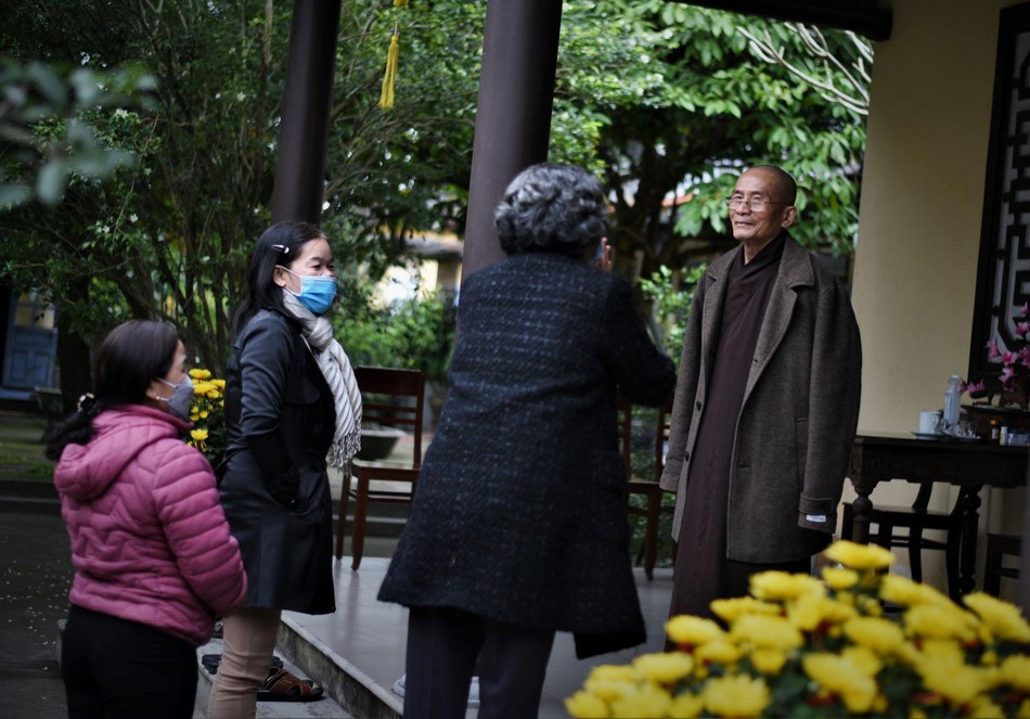 Phật tử chúc thọ Ôn Quán Chơn, trụ trì chùa Từ Ân (Huế) Phật tử chúc thọ Ôn Quán Chơn, trụ trì chùa Từ Ân (Huế)