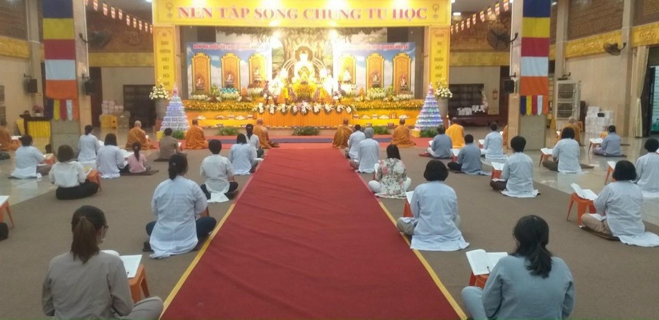 Pháp hội kéo dài đến hết rằm tháng Giêng - Ảnh Minh Sơn