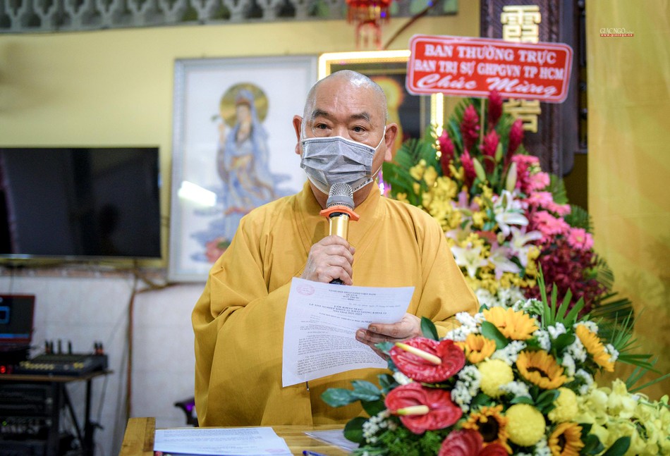 Thượng tọa Thích Huệ Công, Trưởng ban Trị sự Phật giáo quận 8 phát biểu khai mạc Thượng tọa Thích Huệ Công, Trưởng ban Trị sự Phật giáo quận 8 phát biểu khai mạc