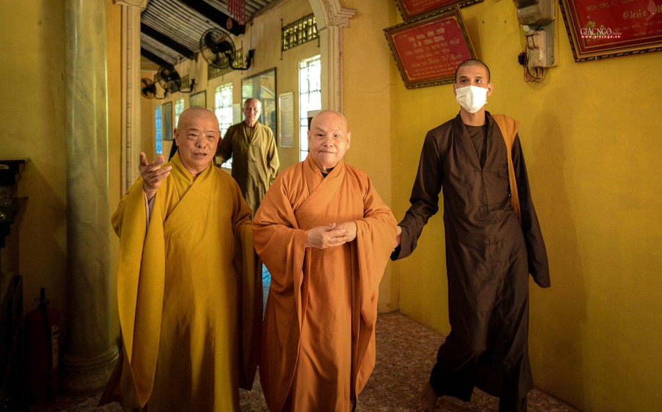 Hòa thượng Thích Trí Minh đón tiếp Hòa thượng Chủ tịch Hội đồng Trị sự