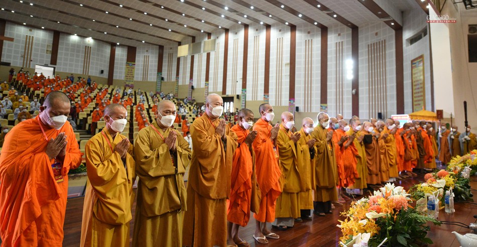 Chư tôn đức thực hiện nghi lễ trước khi diễn ra đại hội Chư tôn đức thực hiện nghi lễ trước khi diễn ra đại hội