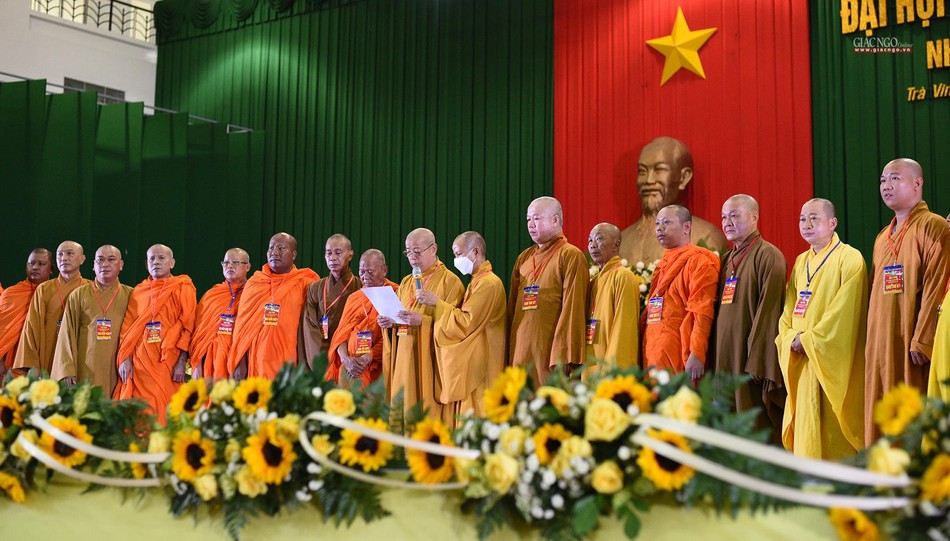 Hòa thượng Thích Trí Minh đại diện tân Ban Trị sự nhiệm kỳ VII phát biểu nhận nhiệm vụ Hòa thượng Thích Trí Minh đại diện tân Ban Trị sự nhiệm kỳ VII phát biểu nhận nhiệm vụ