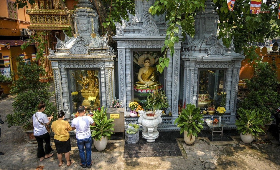Sự kính cẩn và niềm tin vào Đức Phật luôn được người dân Khmer mang theo trong suốt cuộc đời của mỗi người
