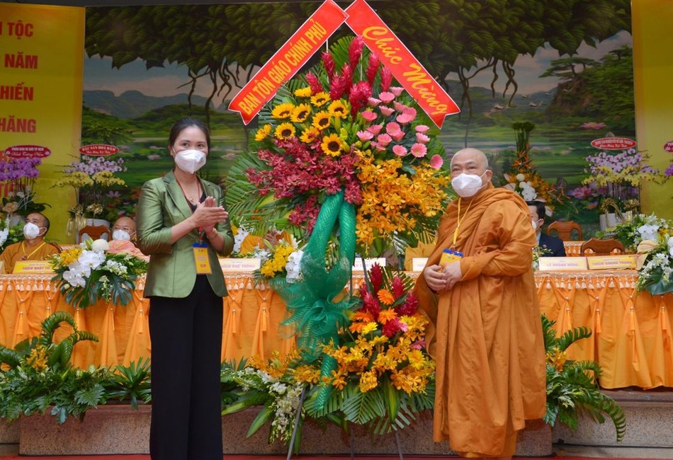 Lẵng hoa chúc mừng của Ban Tôn giáo Chính phủ Lẵng hoa chúc mừng của Ban Tôn giáo Chính phủ