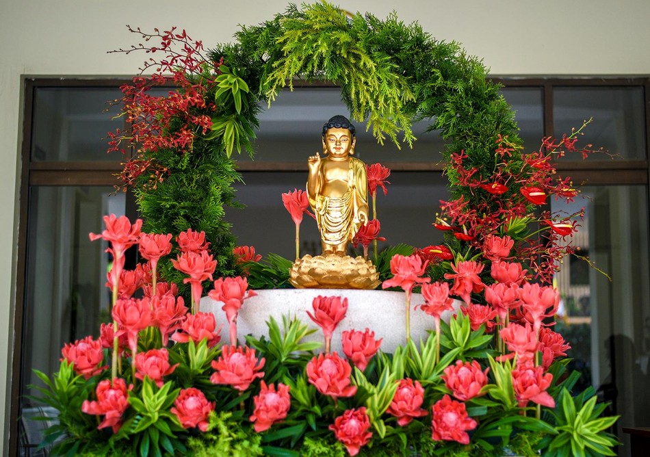 Tất cả đều hân hoan chờ đón ngày Đức Phật đản sanh, mang lại hạnh phúc cao quý cho muôn loài Tất cả đều hân hoan chờ đón ngày Đức Phật đản sanh, mang lại hạnh phúc cao quý cho muôn loài