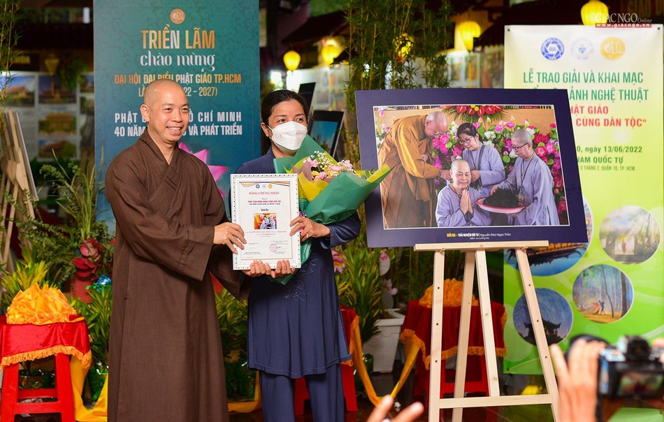 Giải Ba "Trải nghiệm đời tu" Giải Ba "Trải nghiệm đời tu"