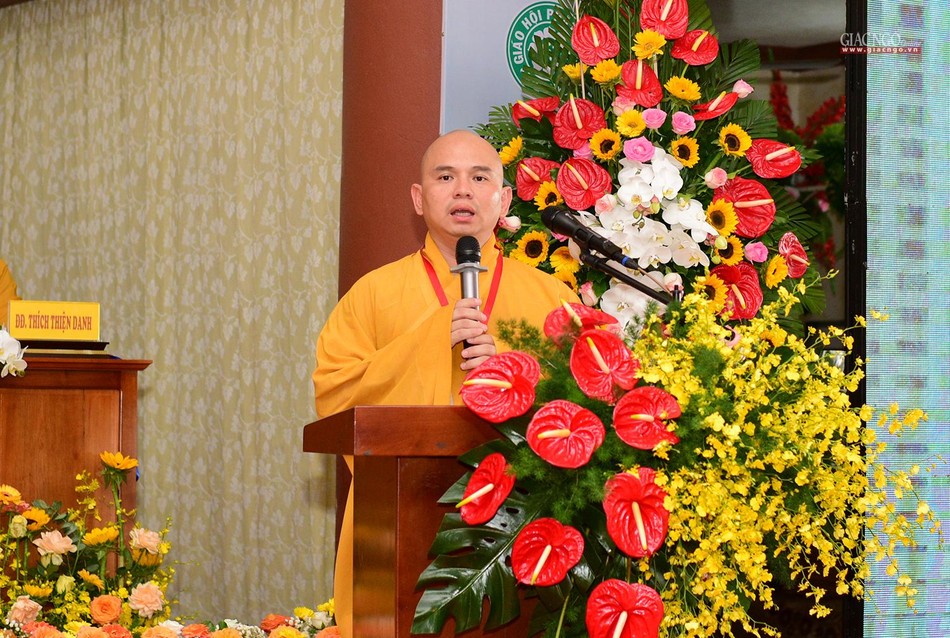 Đại đức Thích Lệ Ngôn, Trưởng ban Hoằng pháp GHPGVN tỉnh Long An trình bày tham luận tại phiên trù bị Đại đức Thích Lệ Ngôn, Trưởng ban Hoằng pháp GHPGVN tỉnh Long An trình bày tham luận tại phiên trù bị