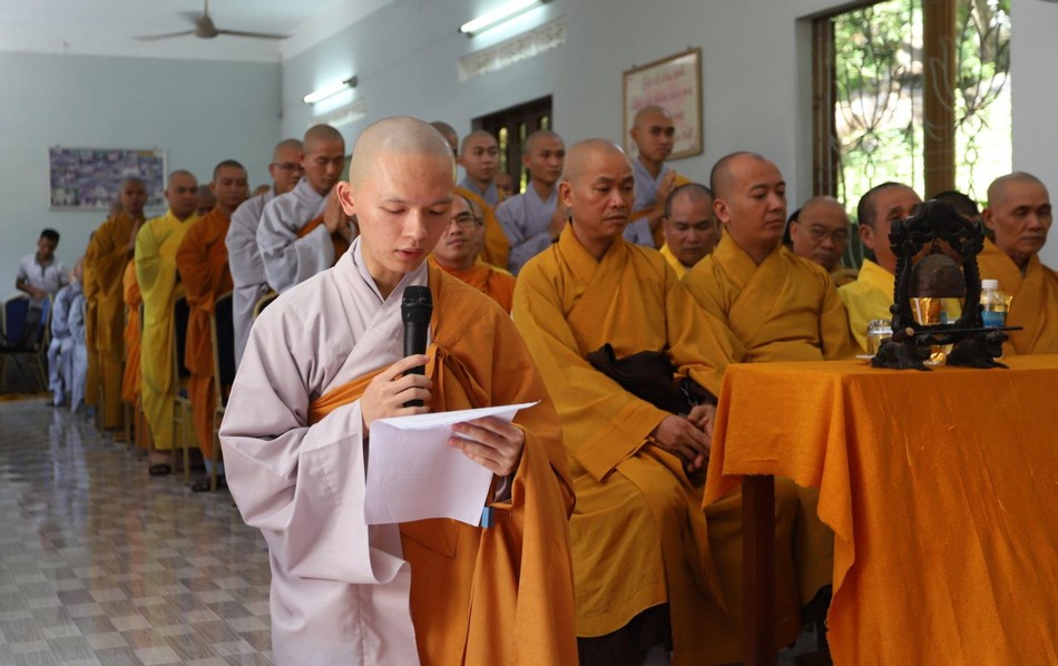 Tăng sinh Thích Quảng Phát dâng lời cảm niệm Tăng sinh Thích Quảng Phát dâng lời cảm niệm