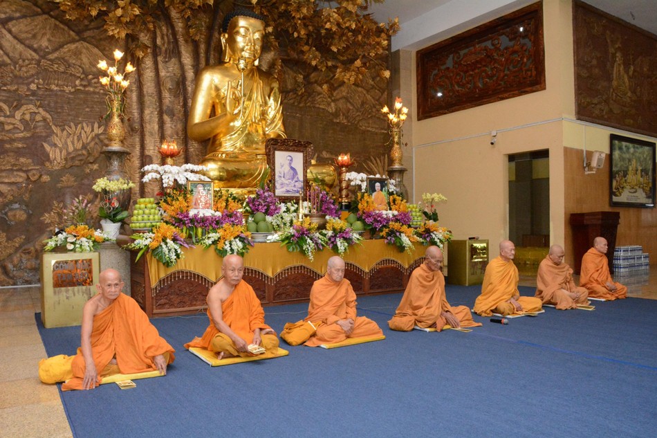 Chư tôn giáo phẩm Hệ phái Khất sĩ tại buổi lễ Chư tôn giáo phẩm Hệ phái Khất sĩ tại buổi lễ