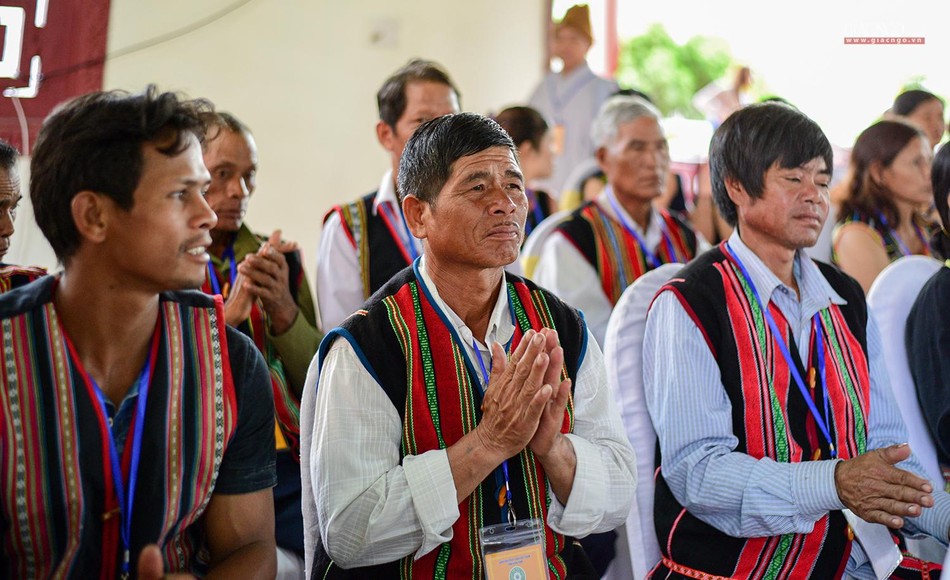 Đông đảo đồng bào dân tộc thiểu số vui mừng với những kết quả đạt được của Ban Trị sự Phật giáo Kon Tum trong nhiệm kỳ qua