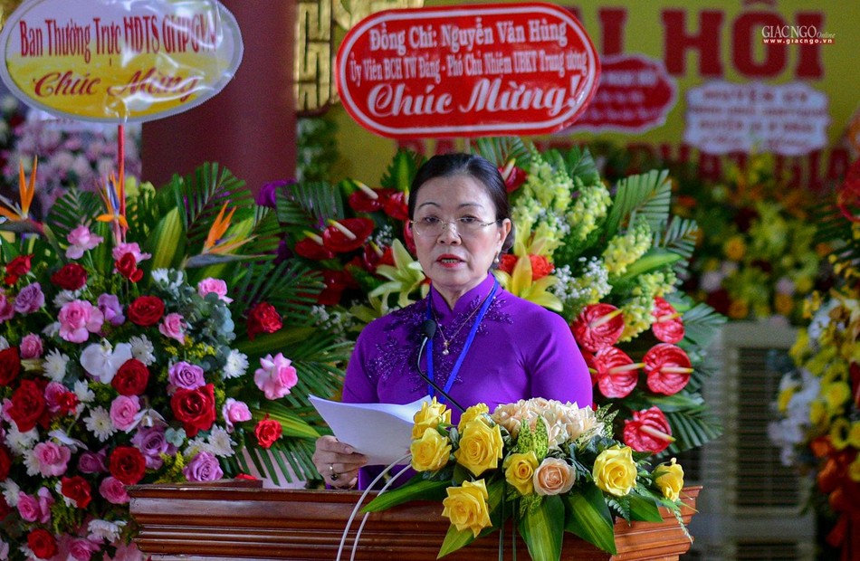 Bà Trương Thị Ngọc Ánh phát biểu chúc mừng