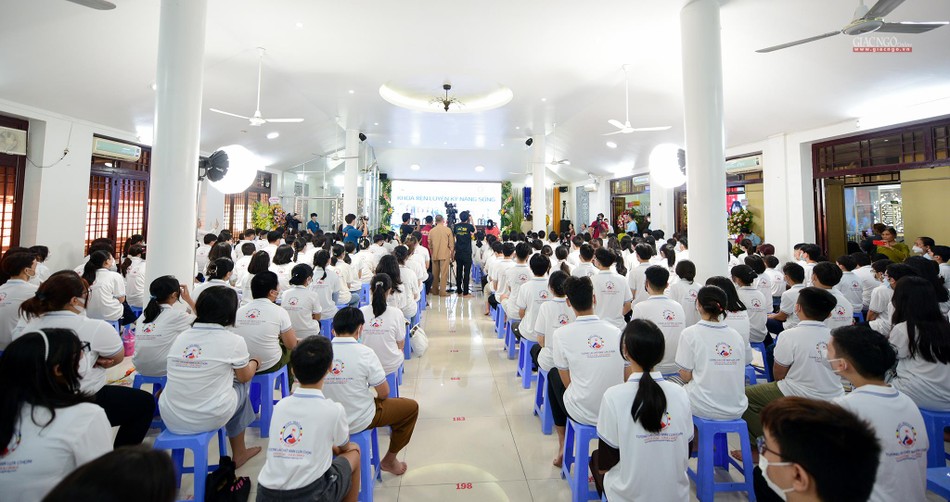 Quang cảnh buổi lễ khai giảng