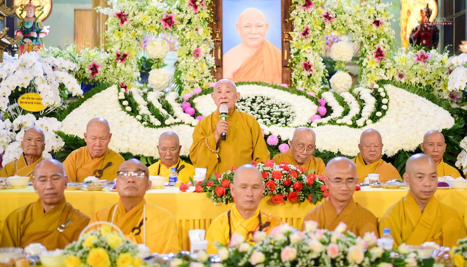 Hòa thượng Thích Như Tín đạo từ tại buổi lễ Hòa thượng Thích Như Tín đạo từ tại buổi lễ