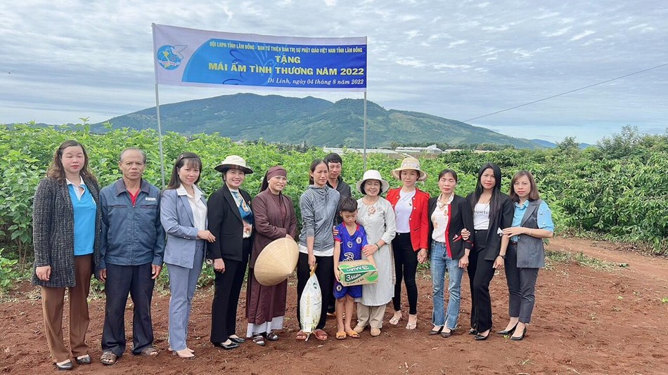 Xây nhà tình thương cho người có hoàn cảnh đặc biệt khó khăn Xây nhà tình thương cho người có hoàn cảnh đặc biệt khó khăn