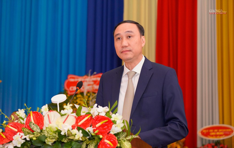 Ông Phùng Khánh Tài phát biểu Ông Phùng Khánh Tài phát biểu