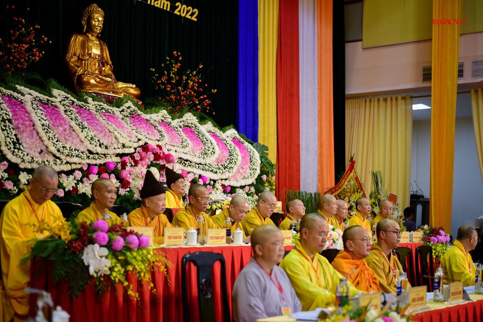 Trưởng lão Hòa thượng Thích Đức Nghiệp, Phó Pháp chủ GHPGVN cùng chư tôn đức chứng minh Trưởng lão Hòa thượng Thích Đức Nghiệp, Phó Pháp chủ GHPGVN cùng chư tôn đức chứng minh