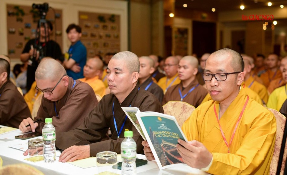 Chư Tăng tham dự hội nghị Chư Tăng tham dự hội nghị