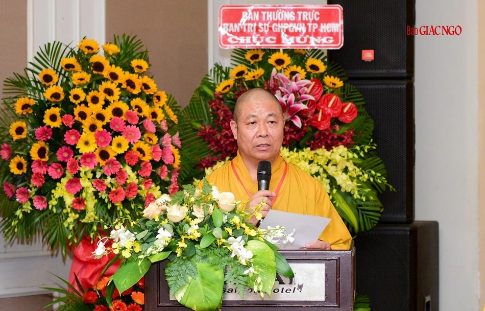 Thượng tọa Thích Thọ Lạc phát biểu khai mạc Thượng tọa Thích Thọ Lạc phát biểu khai mạc