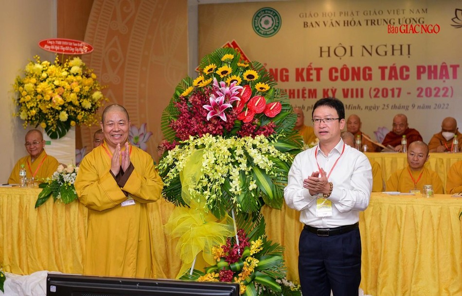 Ủy ban Trung ương MTTQVN tặng hoa chúc mừng Ủy ban Trung ương MTTQVN tặng hoa chúc mừng