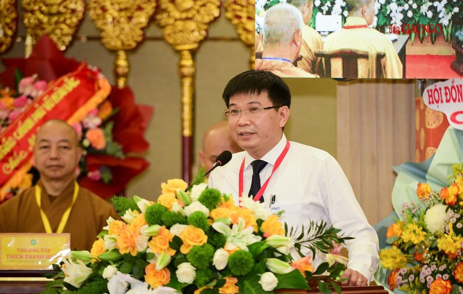 Ông Lê Minh Khánh trình bày tham luận