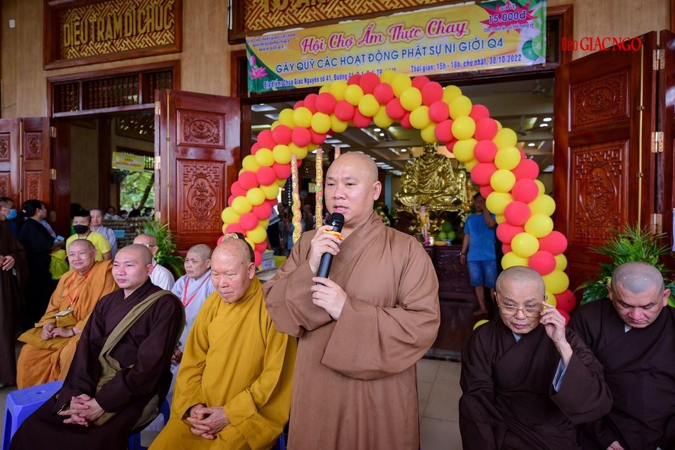 Thượng tọa Thích Minh Bảo phát biểu Thượng tọa Thích Minh Bảo phát biểu