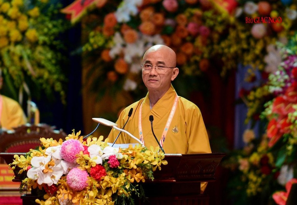 Tham luận "GHPGVN TP.HCM với công tác nhân đạo và bảo vệ môi trường" do Thượng tọa Thích Thiện Quý, Phó ban Trị sự kiêm Chánh Thư ký Phật giáo TP.HCM trình bày Tham luận "GHPGVN TP.HCM với công tác nhân đạo và bảo vệ môi trường" do Thượng tọa Thích Thiện Quý, Phó ban Trị sự kiêm Chánh Thư ký Phật giáo TP.HCM trình bày