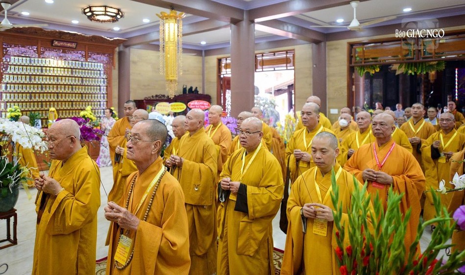 Chư tôn đức tưởng niệm Ni trưởng Thích nữ Đạt Diệu, khai sơn chùa Pháp Võ Chư tôn đức tưởng niệm Ni trưởng Thích nữ Đạt Diệu, khai sơn chùa Pháp Võ