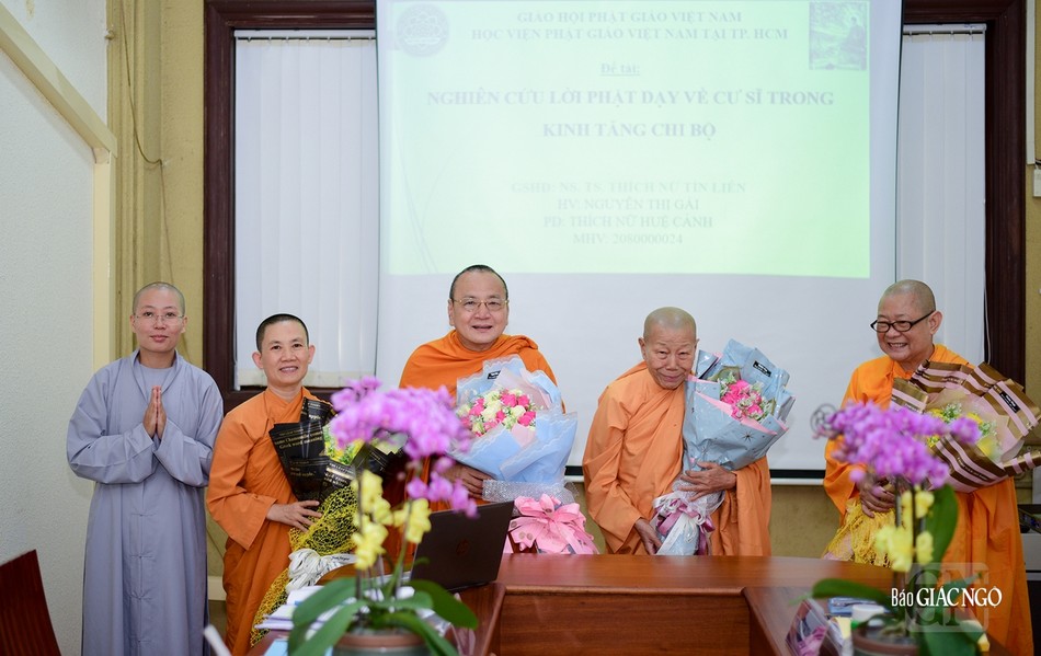Tặng hoa chúc mừng Tặng hoa chúc mừng