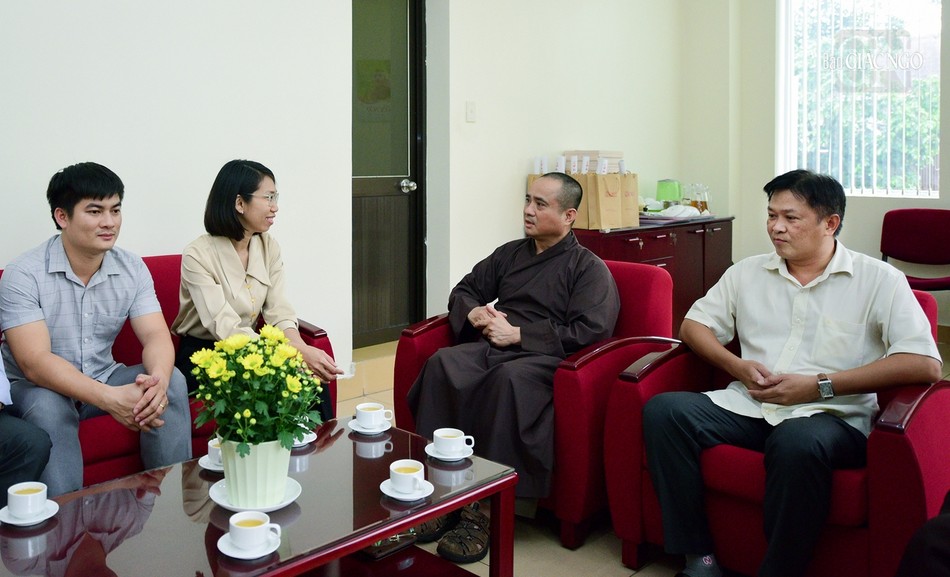 Thượng tọa Thích Tâm Hải chia sẻ nhiều câu chuyện thú vị, chân tình trong lĩnh vực báo chí