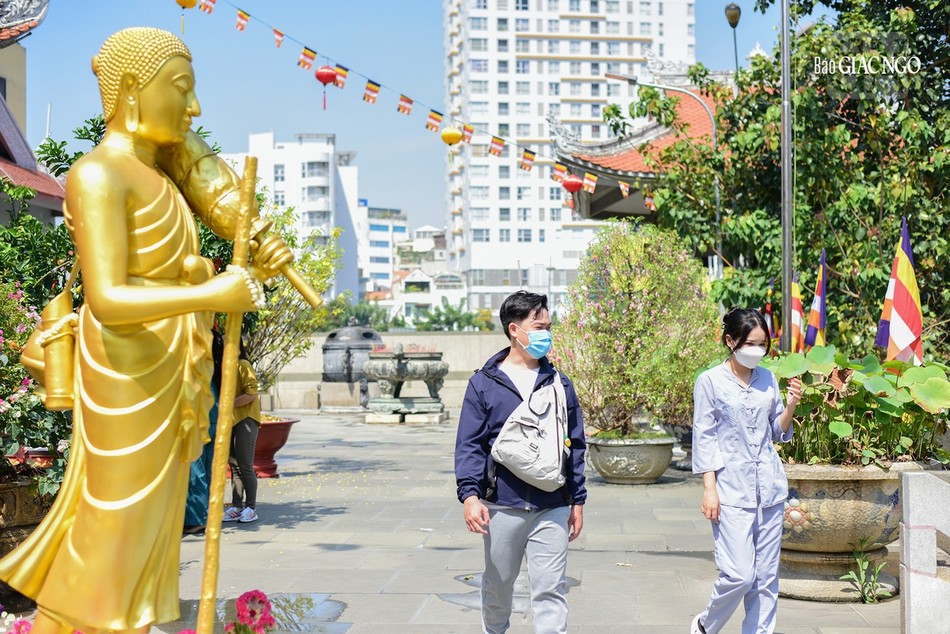 Với các nước mang ảnh hưởng của Phật giáo Bắc truyền thì hình ảnh vị tôn giả này vẫn chưa xuất hiện nhiều