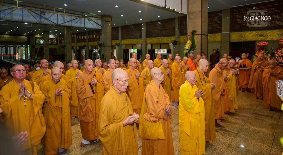 Chư tôn giáo phẩm lãnh đạo TƯGH tham dự lễ tưởng niệm Chư tôn giáo phẩm lãnh đạo TƯGH tham dự lễ tưởng niệm