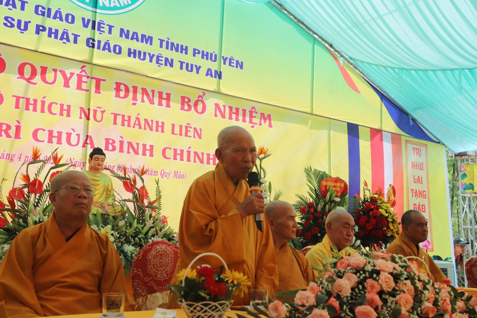 Hoà thượng Thích Đồng Tiến ban lời đạo từ tại buổi lễ Hoà thượng Thích Đồng Tiến ban lời đạo từ tại buổi lễ