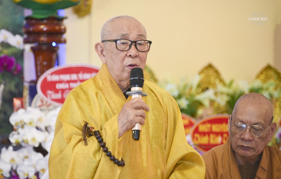 Trưởng lão Hòa thượng Thích Như Tín ban đạo từ Trưởng lão Hòa thượng Thích Như Tín ban đạo từ