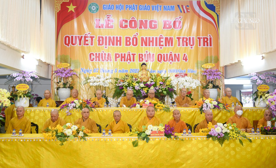 Chư tôn đức chứng minh