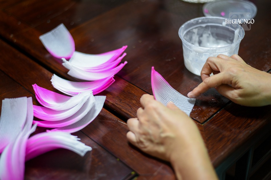 Mẫu lồng đèn này được ưa chuộng bởi tính thẩm mỹ cũng như thuận tiện trong việc lắp ráp