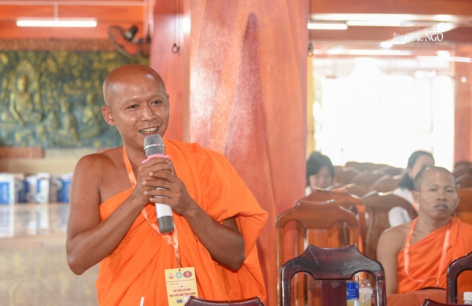 Đại đức Mai Ngọc Tứ nêu ý kiến về vấn đề du học của chư Tăng Phật giáo Nam tông Khmer