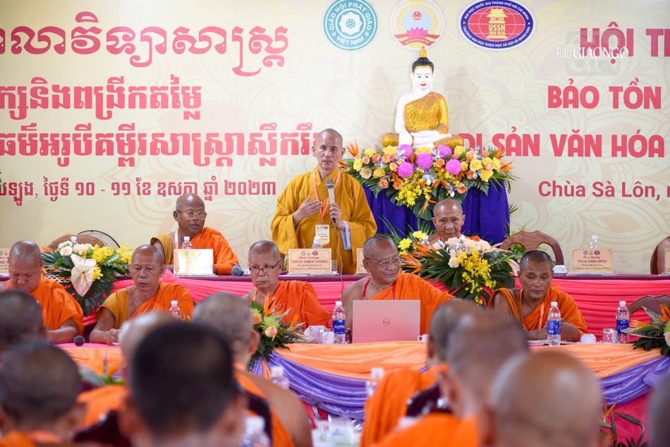 Hòa thượng Thích Thiện Thống giải đáp các ý kiến của đại biểu tại tọa đàm