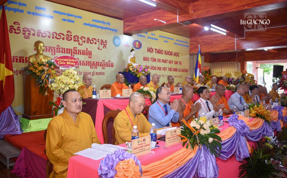 Chư tôn đức chứng minh, các học giả, nhà nghiên cứu tham dự hội thảo