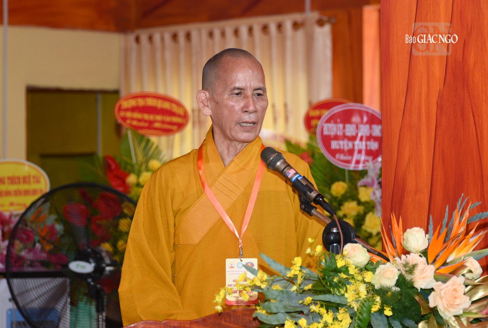 Hòa thượng Thích Thiện Thống phát biểu chào mừng