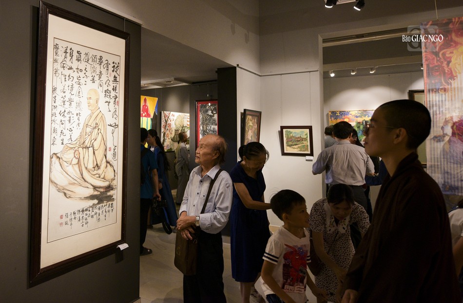 Bức tranh "Vạn Sự Quy Như" của họa sĩ Trương Lộ với hình ảnh Bồ-tát Thích Quảng Đức và bài thơ bằng chữ Hán "Vạn Sự Quy Như" của Tuệ Trung Thượng Sĩ Bức tranh "Vạn Sự Quy Như" của họa sĩ Trương Lộ với hình ảnh Bồ-tát Thích Quảng Đức và bài thơ bằng chữ Hán "Vạn Sự Quy Như" của Tuệ Trung Thượng Sĩ