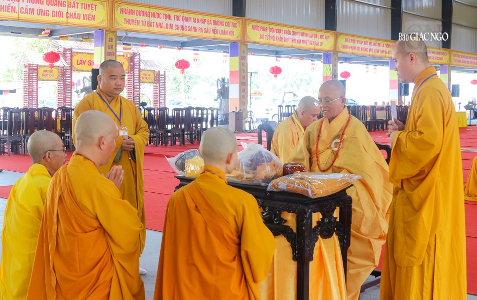 Tấn đàn truyền giới