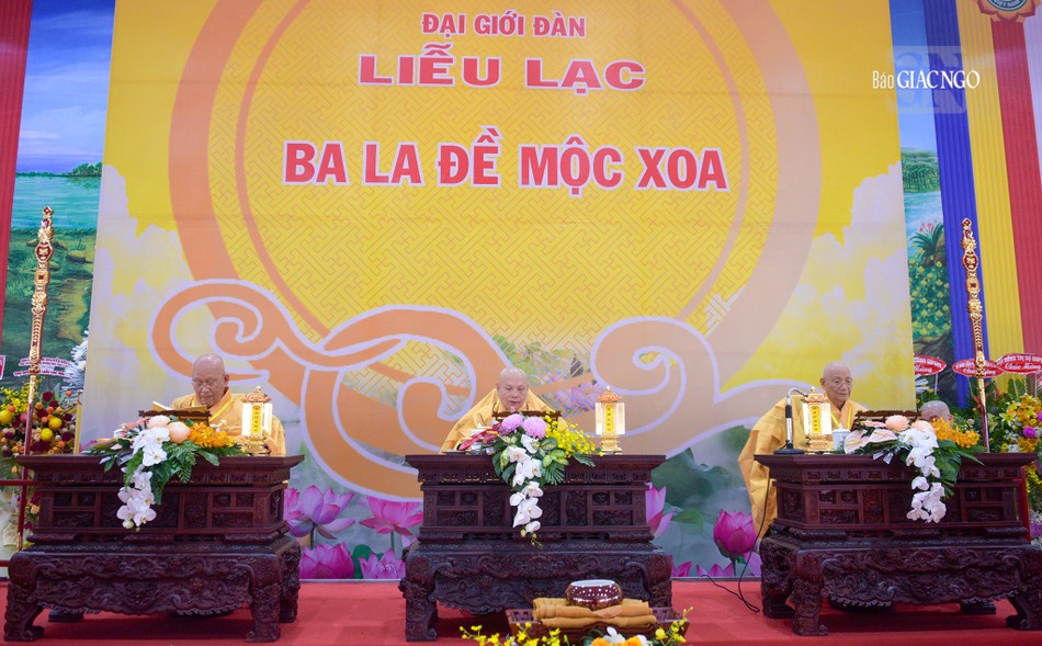 Hòa thượng Thích Thiện Nhơn đương vi Hòa thượng Đường đầu đàn Tỳ-kheo