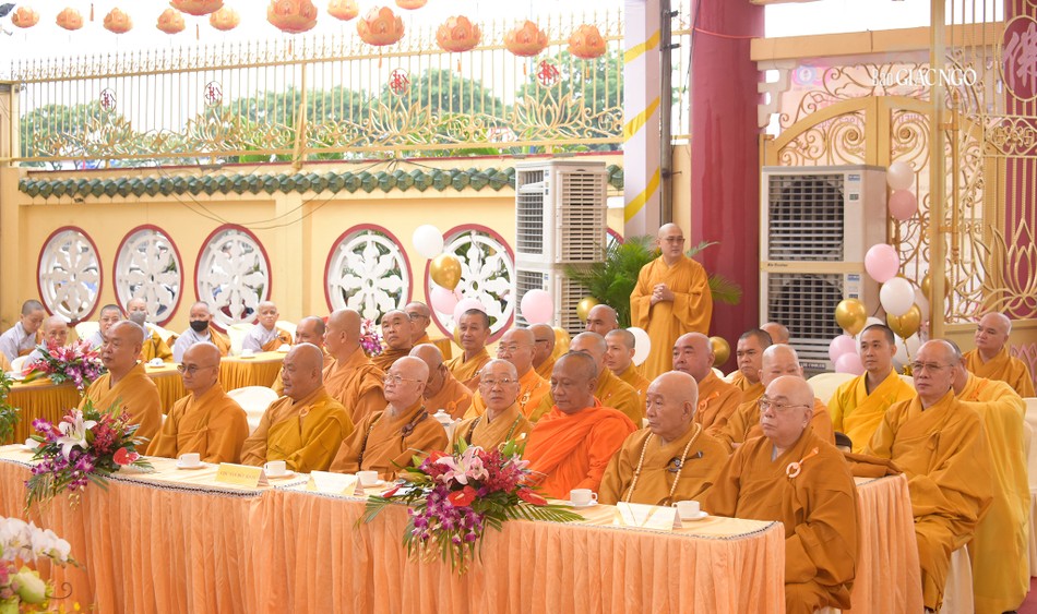 Chư tôn đức tham dự