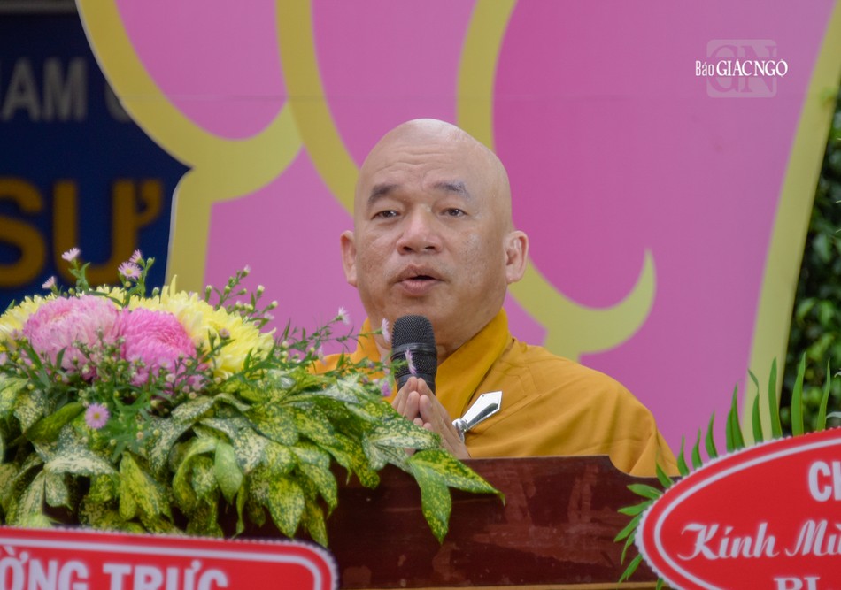 hượng tọa Thích Nhật Thiện đọc Diễn văn Phật đản của Hòa thượng Chủ tịch Hội đồng Trị sự