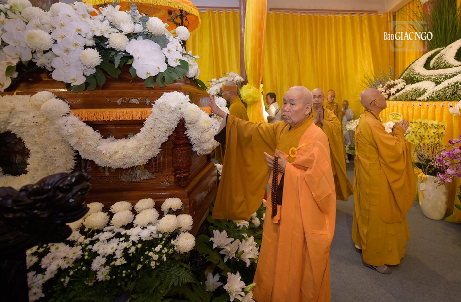 Hữu nhiễu kim quan tiễn biệt vị pháp lữ đồng hành Hữu nhiễu kim quan tiễn biệt vị pháp lữ đồng hành