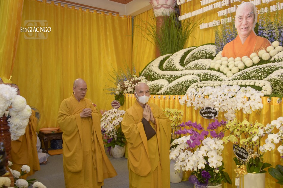 Hữu nhiễu kim quan tri ân công đức sâu dày của Trưởng lão Hòa thượng đối với sự hình thành, phát triển, cũng như ổn định của Phật giáo Q.1 Hữu nhiễu kim quan tri ân công đức sâu dày của Trưởng lão Hòa thượng đối với sự hình thành, phát triển, cũng như ổn định của Phật giáo Q.1