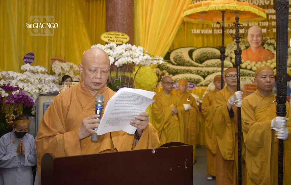 Hòa thượng Thích Lệ Trang cung tuyên tiểu sử Trưởng lão Hòa thượng Thích Thanh Sơn